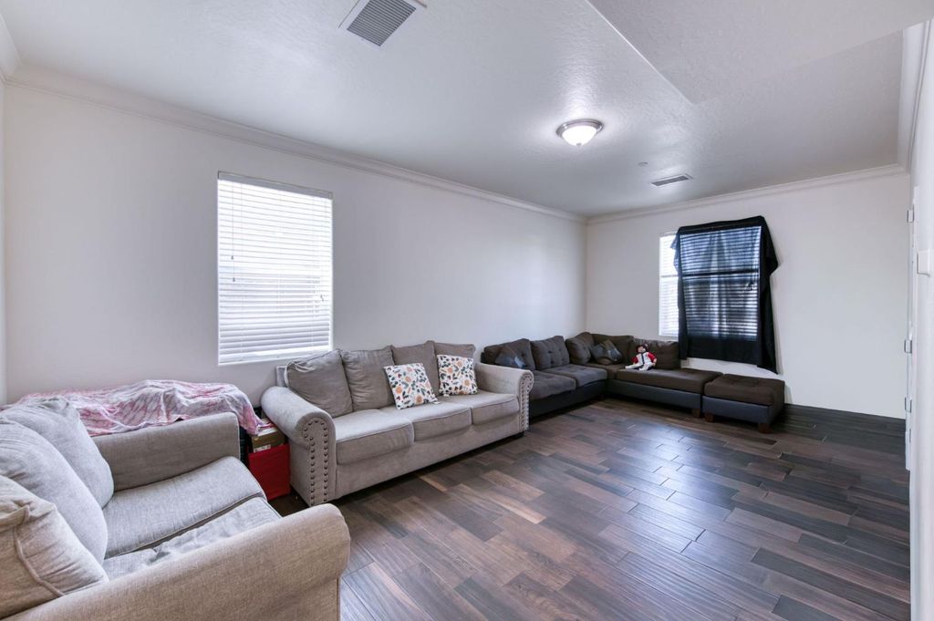 Image 17 of property listing at 1732 Cleveland Street, Selma, CA 93662