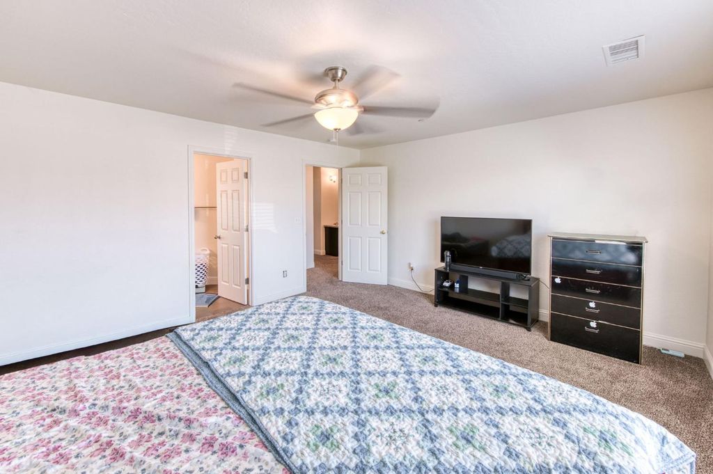 Image 20 of property listing at 1732 Cleveland Street, Selma, CA 93662
