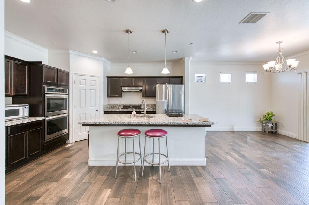 Image 4 of property listing at 1732 Cleveland Street, Selma, CA 93662