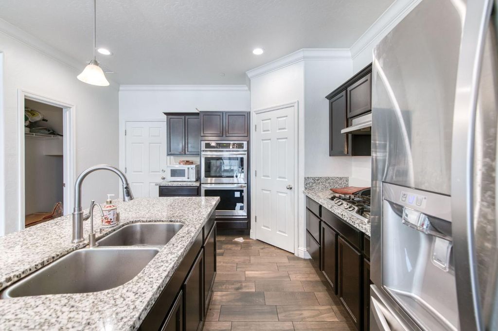 Image 6 of property listing at 1732 Cleveland Street, Selma, CA 93662