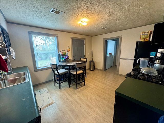 1117 S Glenwood Avenue 1115 & 1117, Russellville, AR 72801