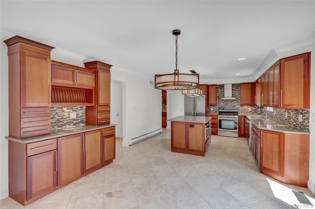 6 Liberty Lane, Miller Place, NY 11764