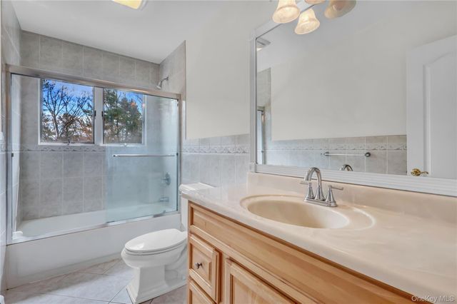 6 Liberty Lane, Miller Place, NY 11764