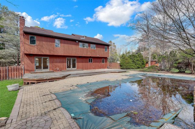 6 Liberty Lane, Miller Place, NY 11764