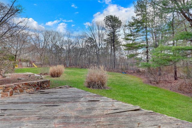6 Liberty Lane, Miller Place, NY 11764