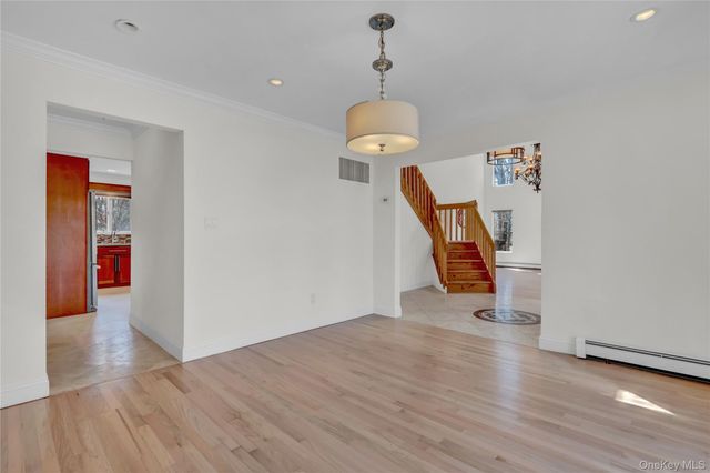 6 Liberty Lane, Miller Place, NY 11764