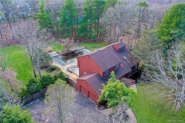 6 Liberty Lane, Miller Place, NY 11764