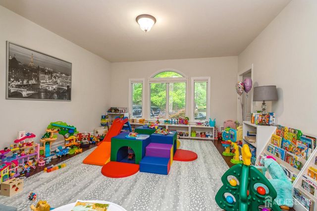 5 Ramapo Court, Colts Neck, NJ 07722