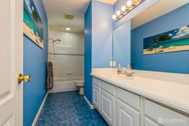 5 Ramapo Court, Colts Neck, NJ 07722