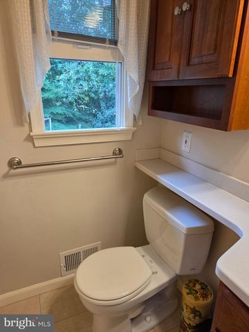 4770 33RD ST N, Arlington, VA 22207