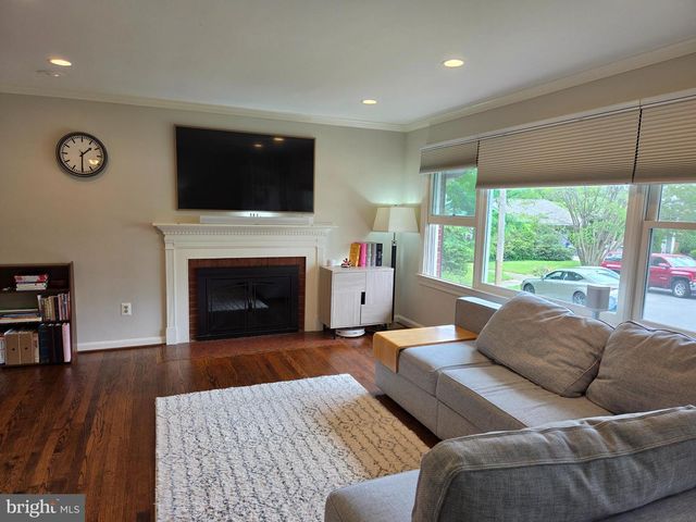 4770 33RD ST N, Arlington, VA 22207