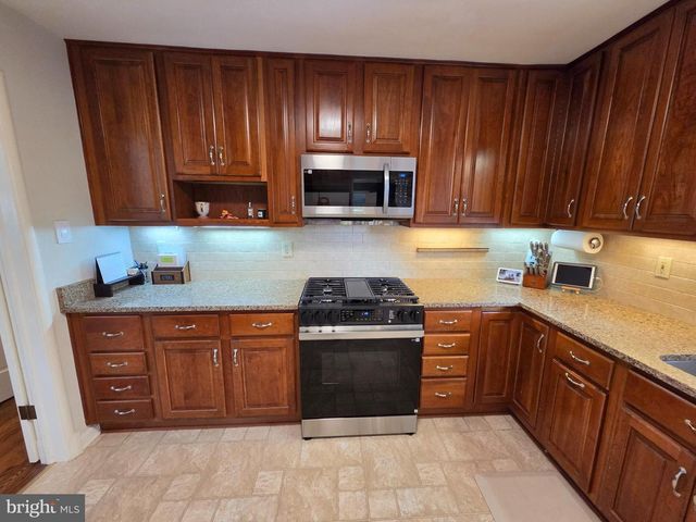 4770 33RD ST N, Arlington, VA 22207