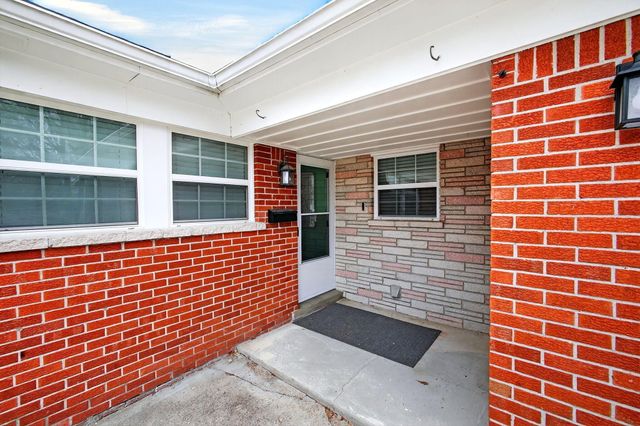 23245 Tuck Road, Farmington Hills, MI 48336