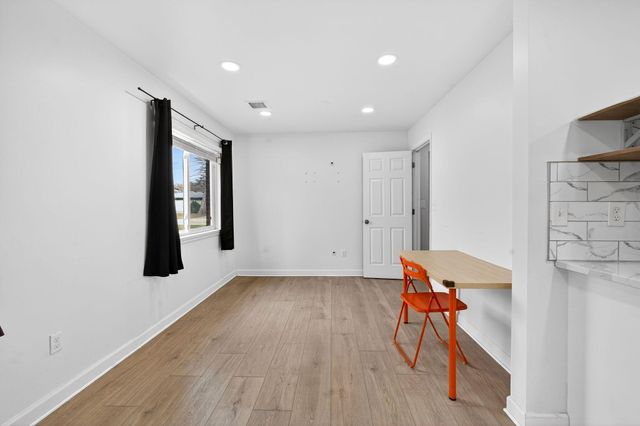 23245 Tuck Road, Farmington Hills, MI 48336