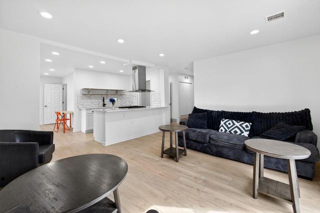 23245 Tuck Road, Farmington Hills, MI 48336