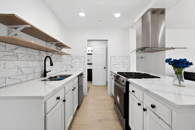 23245 Tuck Road, Farmington Hills, MI 48336