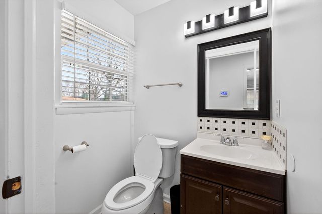 23245 Tuck Road, Farmington Hills, MI 48336