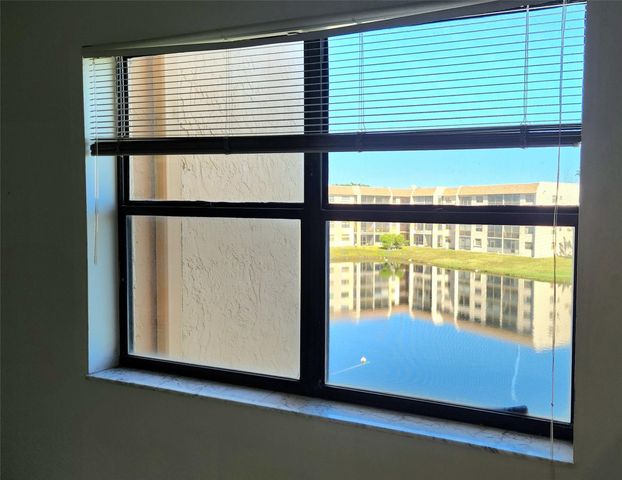 10467 S Sunrise Lakes Boulevard 310, Sunrise, FL 33322