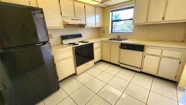 10467 S Sunrise Lakes Boulevard 310, Sunrise, FL 33322