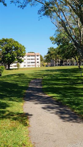 10467 S Sunrise Lakes Boulevard 310, Sunrise, FL 33322