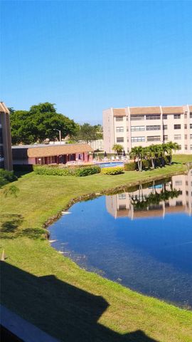 10467 S Sunrise Lakes Boulevard 310, Sunrise, FL 33322