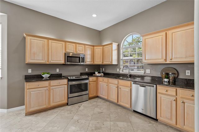 690 OAK HOLLOW WAY, Altamonte Springs, FL 32714