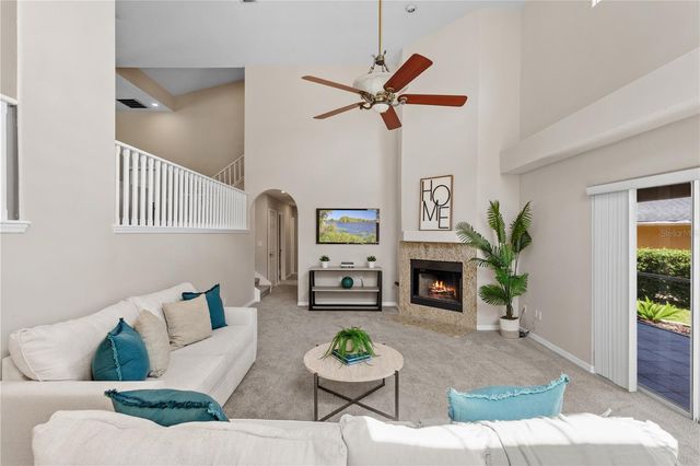 690 OAK HOLLOW WAY, Altamonte Springs, FL 32714