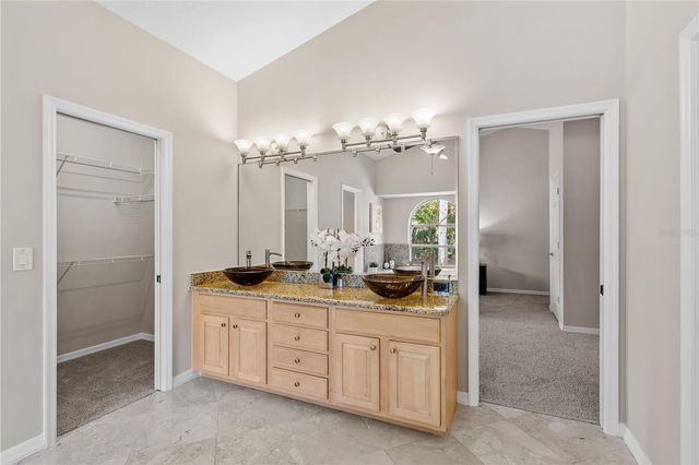 690 OAK HOLLOW WAY, Altamonte Springs, FL 32714