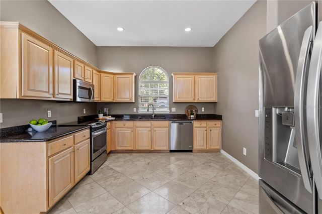690 OAK HOLLOW WAY, Altamonte Springs, FL 32714