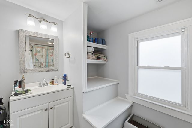 1905-1907 E Pleasant Run Parkway South Drive, Indianapolis, IN 46203