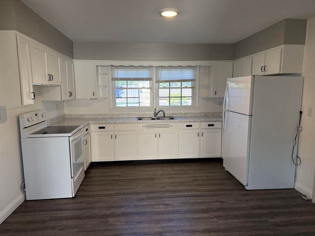 1415 N Main Street, Monticello, KY 42633