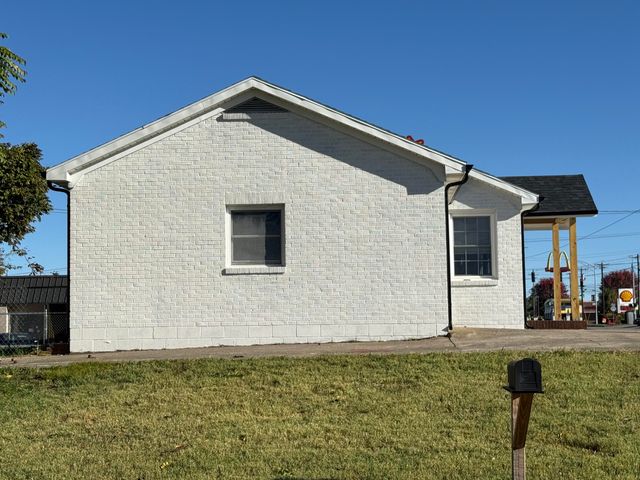 1415 N Main Street, Monticello, KY 42633