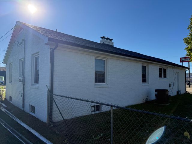 1415 N Main Street, Monticello, KY 42633