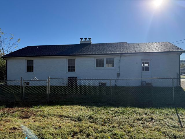 1415 N Main Street, Monticello, KY 42633