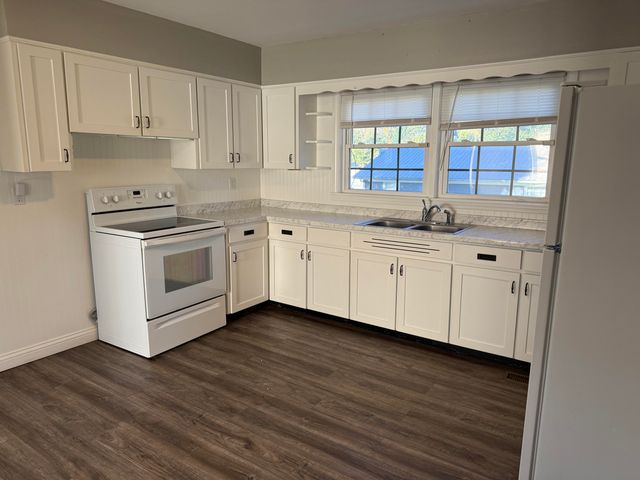 1415 N Main Street, Monticello, KY 42633