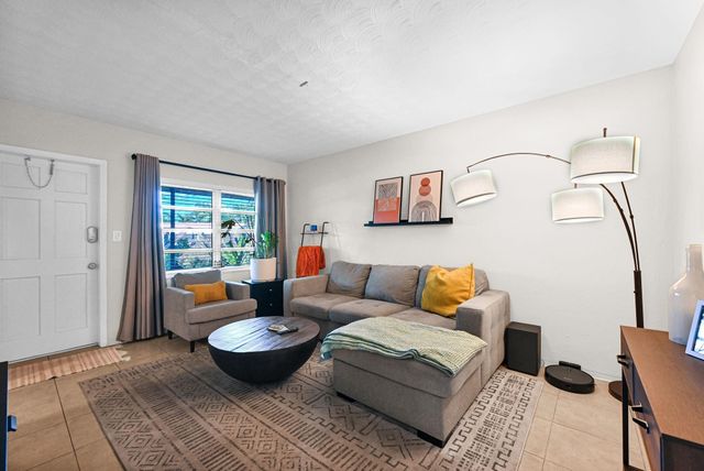 2204 NW 3rd Avenue 2, Wilton Manors, FL 33311