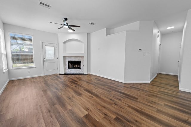 1052 Harriman Drive, Saginaw, TX 76131