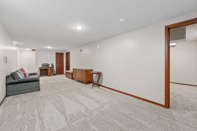 2228 W Hadden St, Wichita, KS 67217