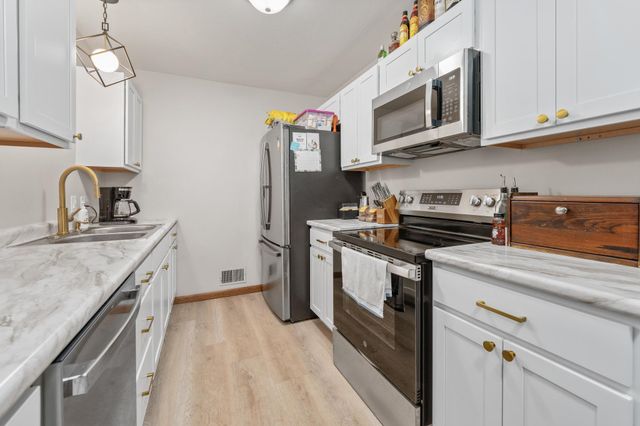 2228 W Hadden St, Wichita, KS 67217