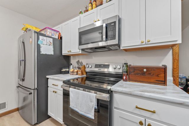 2228 W Hadden St, Wichita, KS 67217