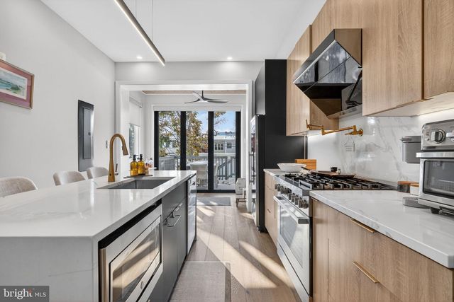 32 ADAMS ST NW, Washington, DC 20001