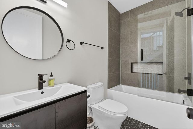 32 ADAMS ST NW, Washington, DC 20001