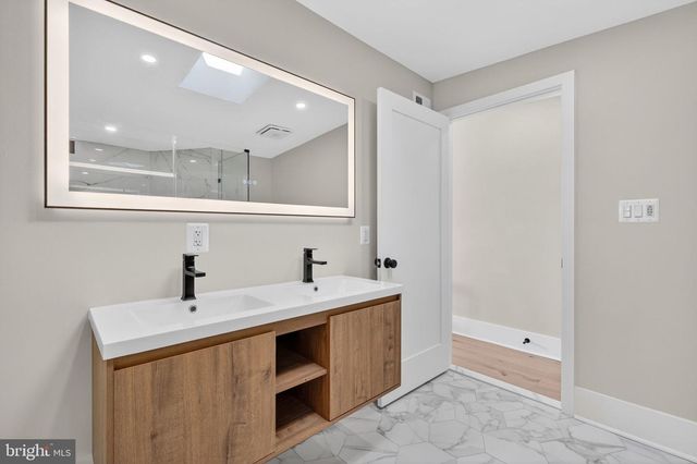 32 ADAMS ST NW, Washington, DC 20001