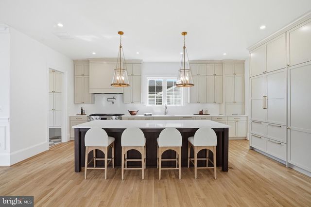 803 N HIGHLAND ST, Arlington, VA 22201