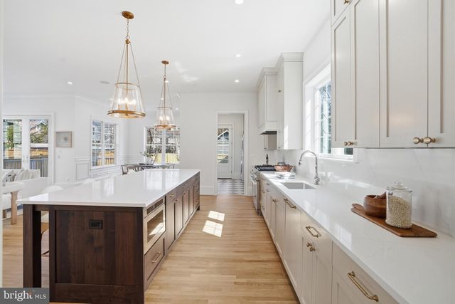 803 N HIGHLAND ST, Arlington, VA 22201