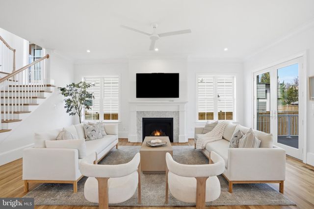 803 N HIGHLAND ST, Arlington, VA 22201