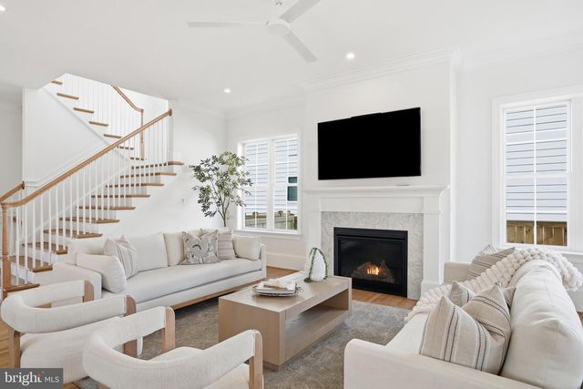 803 N HIGHLAND ST, Arlington, VA 22201