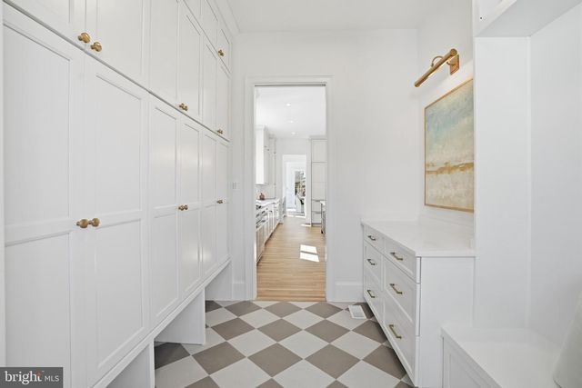 803 N HIGHLAND ST, Arlington, VA 22201