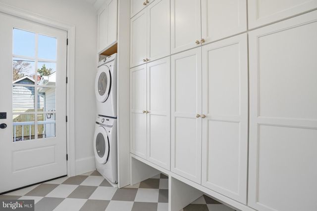 803 N HIGHLAND ST, Arlington, VA 22201