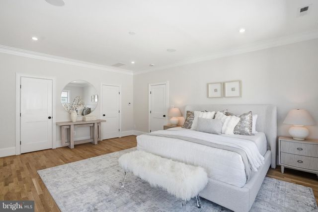 803 N HIGHLAND ST, Arlington, VA 22201